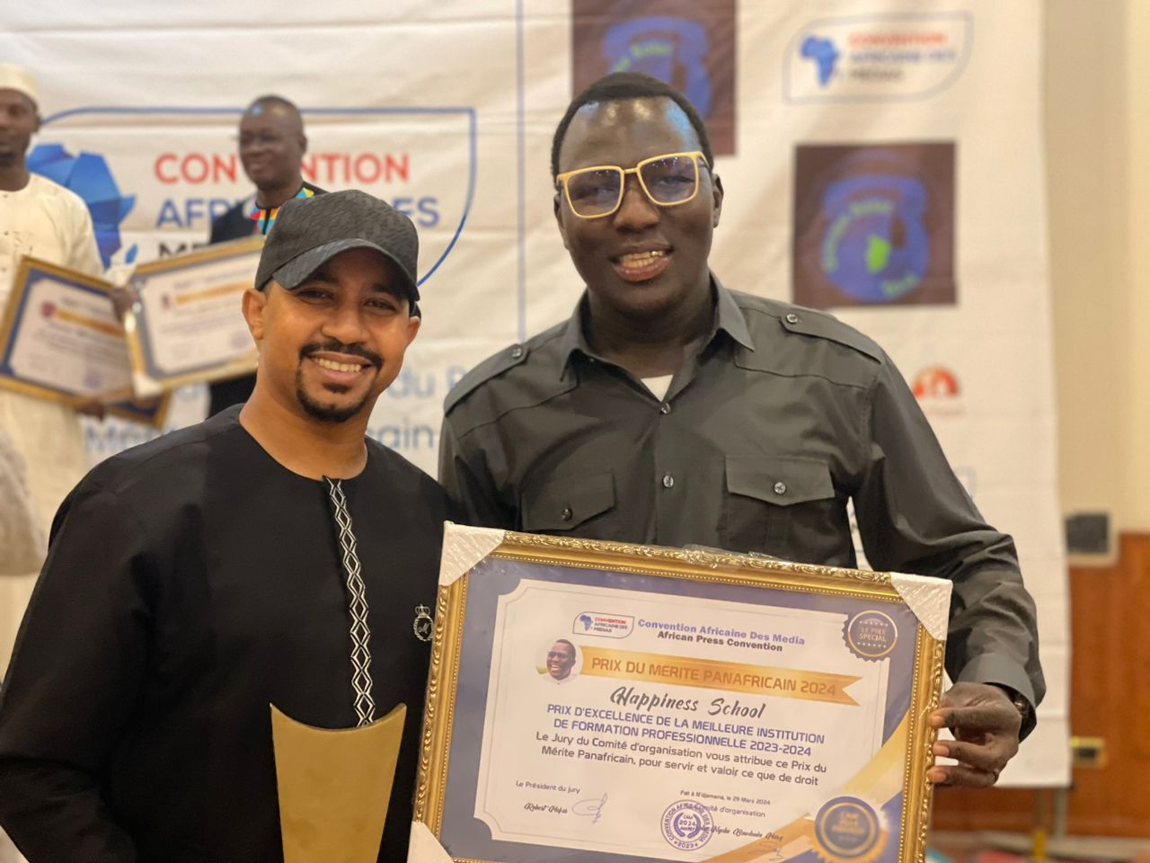 Tchad : Le Centre Américain Happiness l’a reçoit le trophée du « Prix du Mérite Africain 2024 »