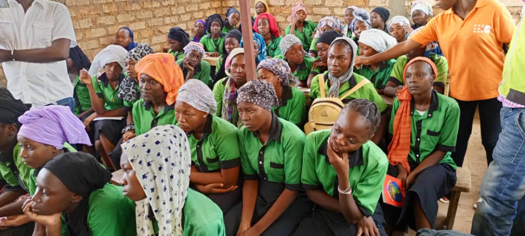 Sarh : AfriYAN et l’ONG Goodneighbors sensibilisent les écolières sur l’hygiène menstruelle